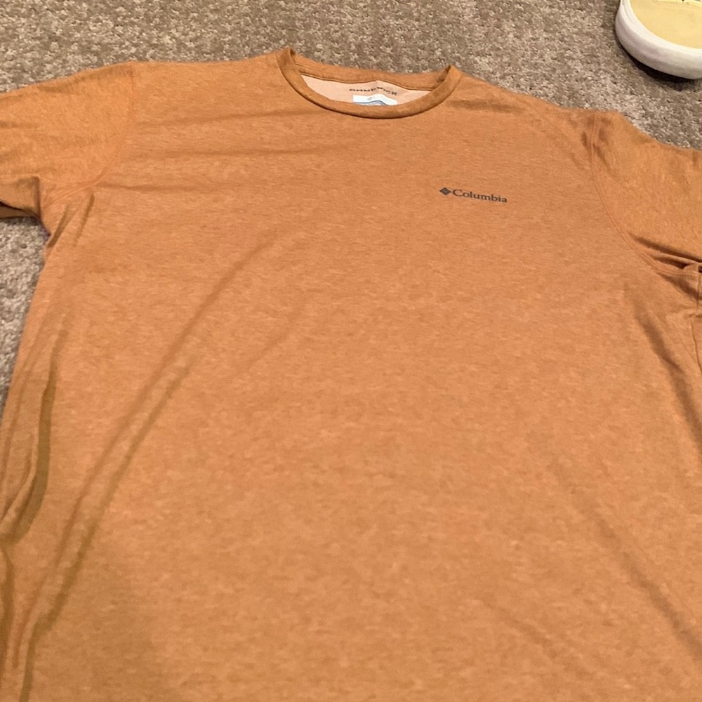 Columbia Omni-wick, like new condition Mens Sz Lg shirt